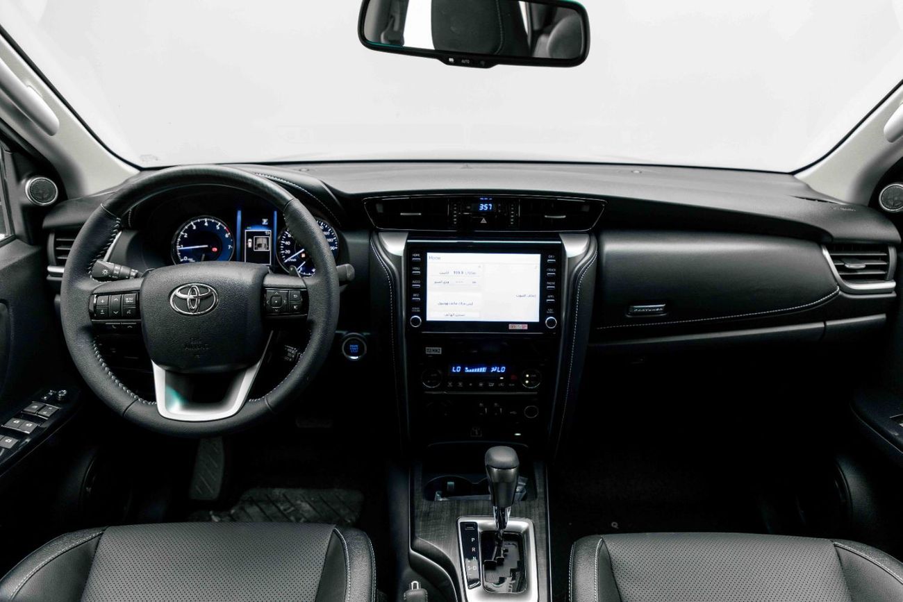 تويوتا فورتونر 4.0L Grey Metallic Inside Black | Export Only