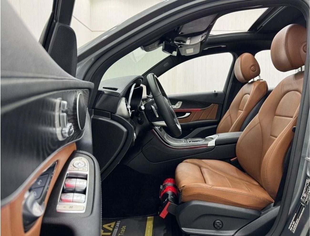 Mercedes-Benz GLC 200 Std 2.0L 2021 Mercedes Benz GLC200 AMG, 2025 Mercedes Warranty, Full Mercedes Service History, GCC