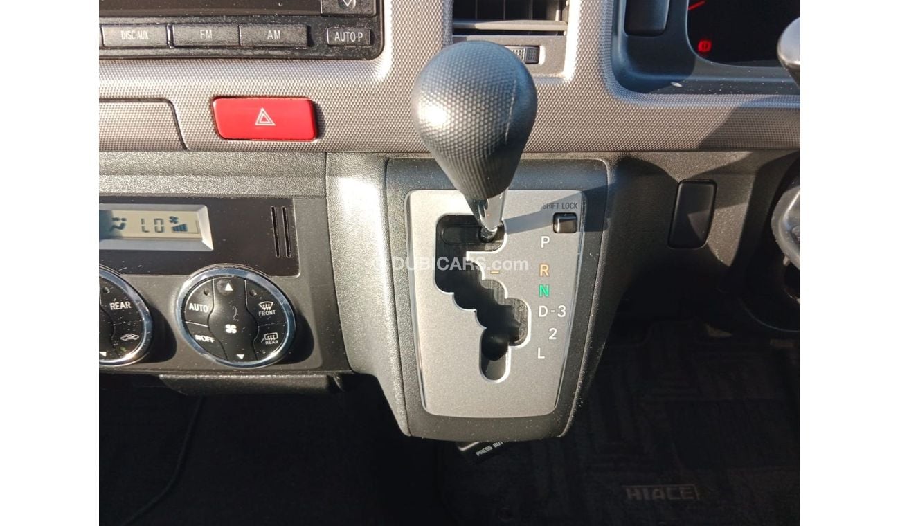Toyota Hiace TOYOTA HIACE COMMUTER VAN RIGHT HAND DRIVE(PM05477)
