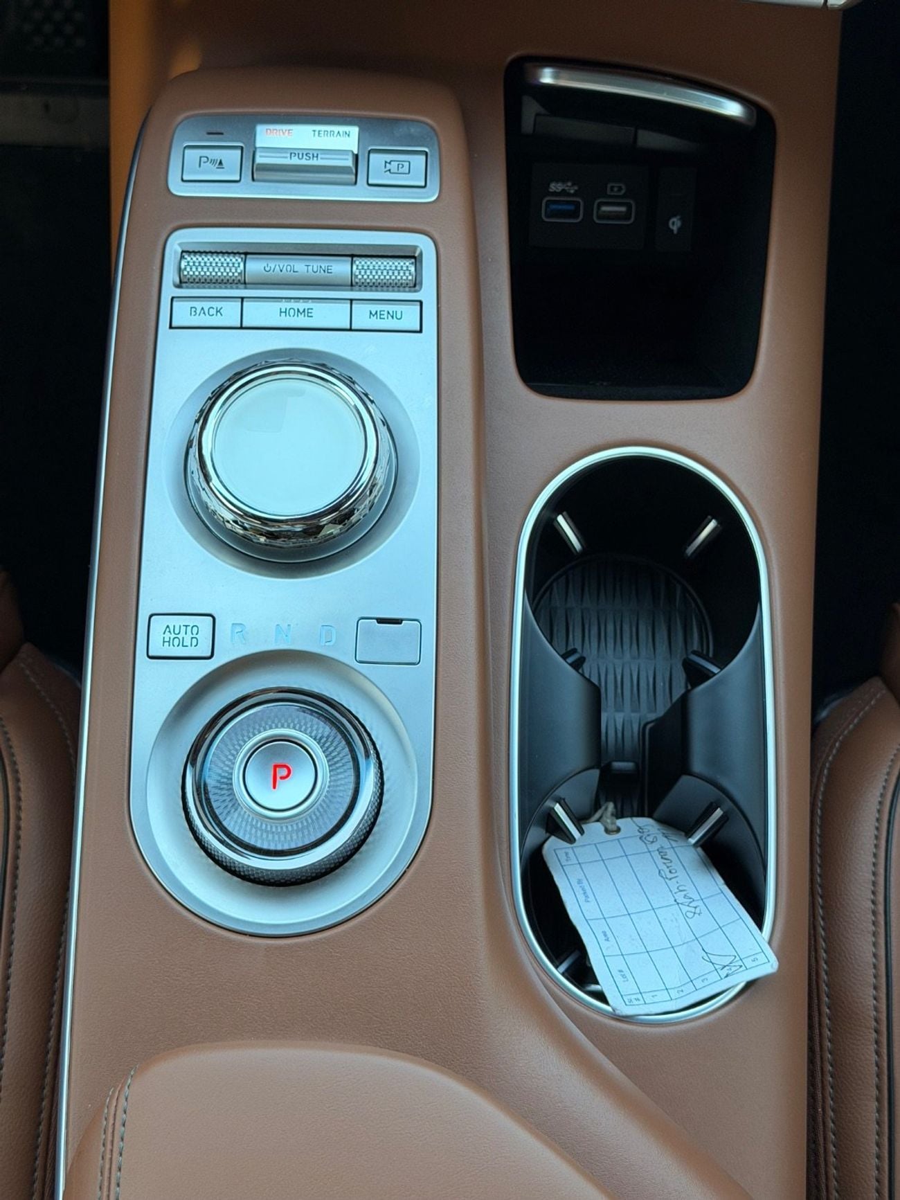 Genesis GV70 Genesis GV70 premium 4WD //  2023 panoramic, 360 camera// low kilometers full option