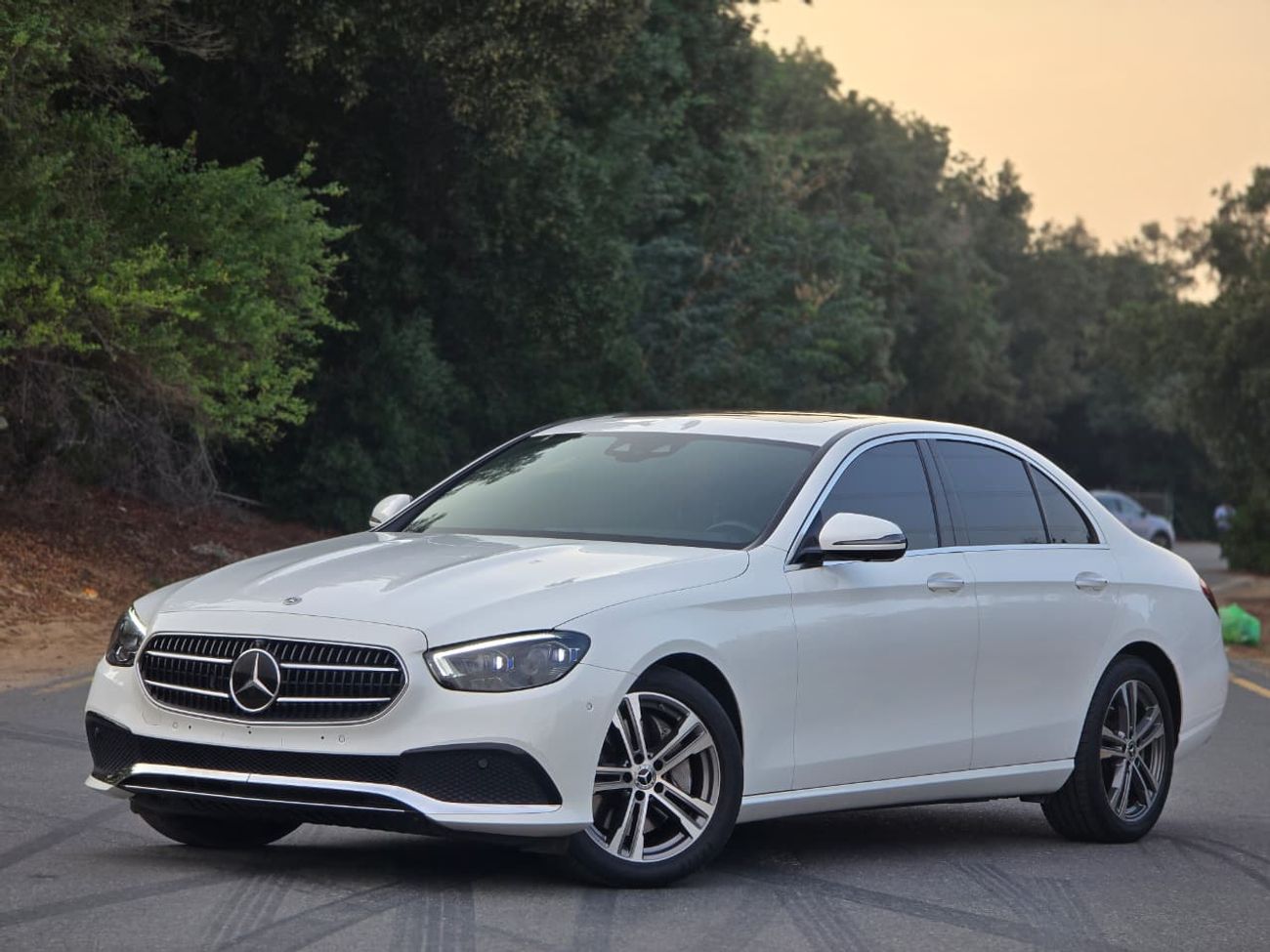 مرسيدس بنز E 350 MERCEDES E-350 KOREAN 2022 ORGINAL PAINT // ACCIDENT FREE // PERFECT CONDITION // LOW MILEAGE