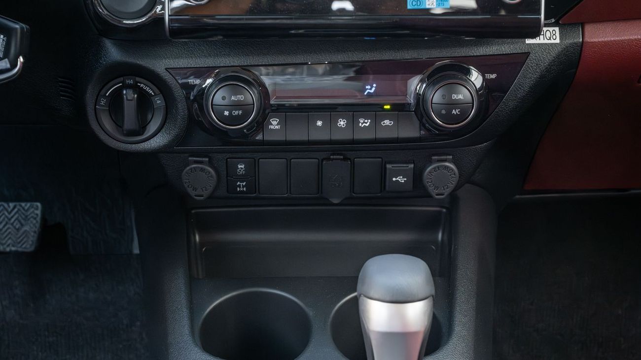 Toyota Hilux TOYOTA HILUX 2.4 AT HIGH -2026YM