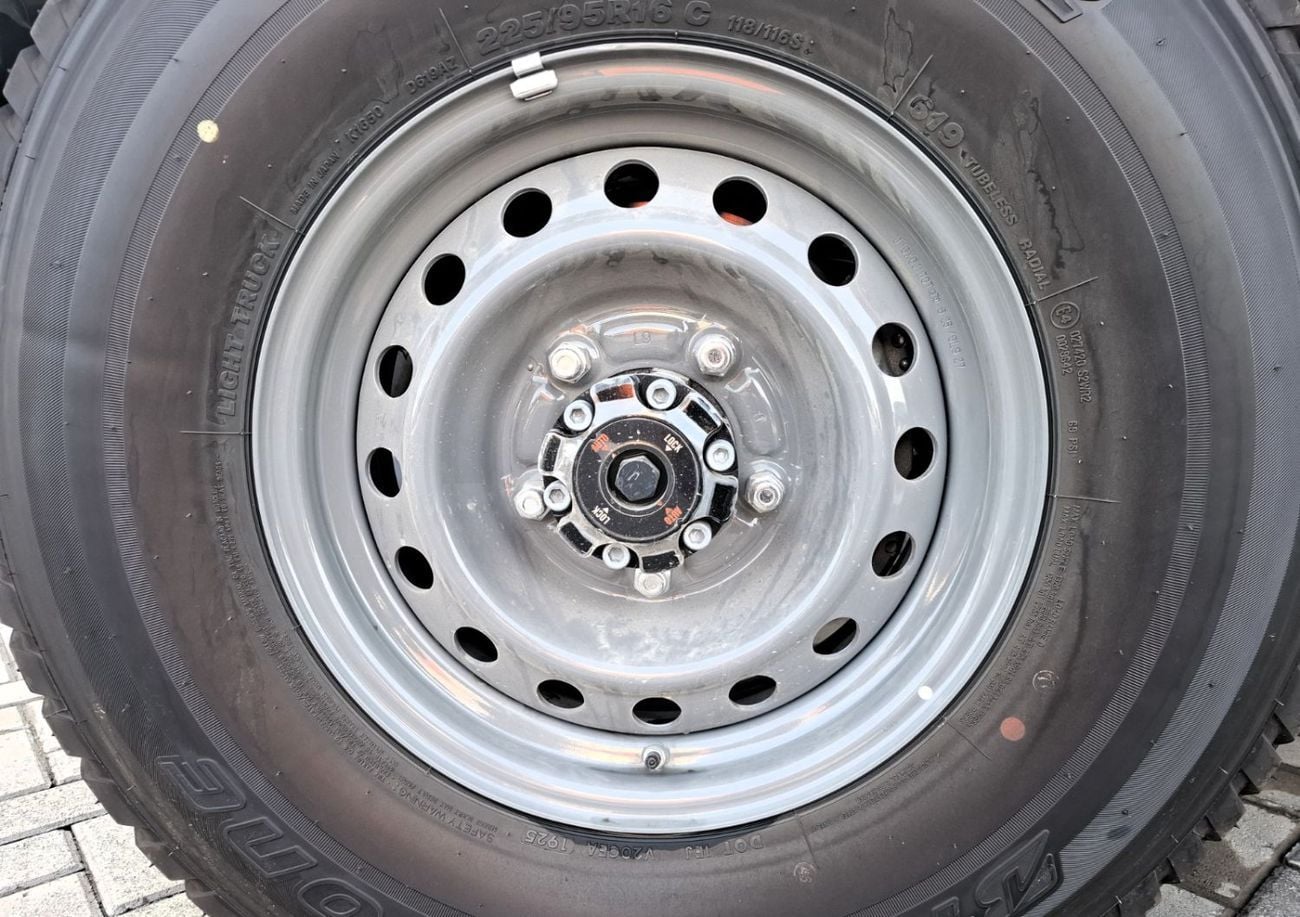 Toyota Land Cruiser 70 Toyota LC Hardtop 3 Door 4.0L 2025 AT Petrol No Diff Lock