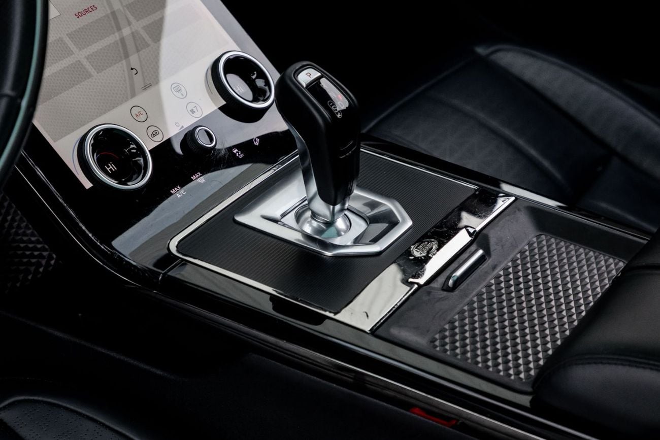 لاند روفر رانج روفر إيفوك Range Rover Evoque R-Dynamic HSE P300 | 2,331 P.M | 0% Downpayment | IMMACULATE!