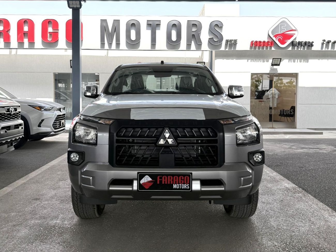 Mitsubishi L200 chrome package 4x4 M/T 18 inch alloy rims **EXPORT ONLY**التصدير فقط خارج الخليج**