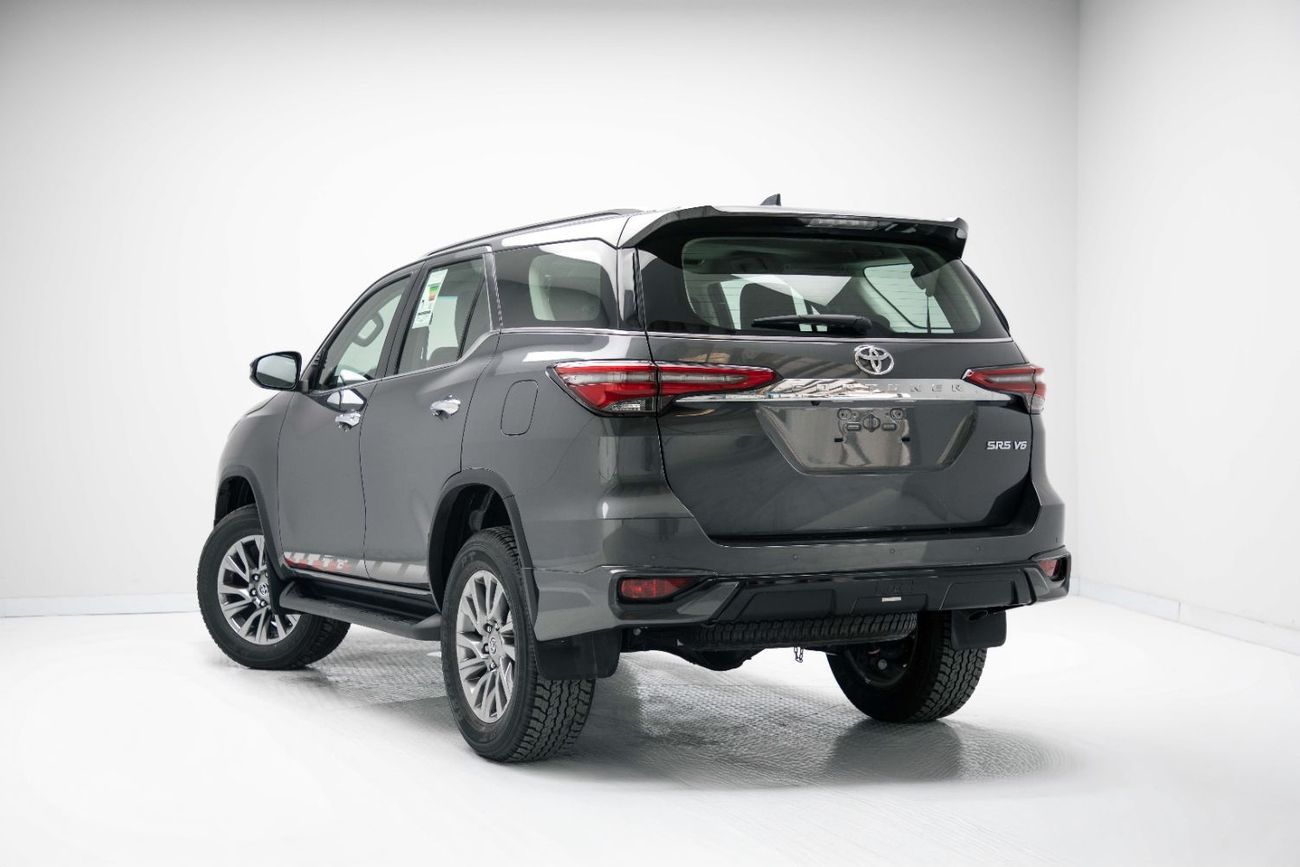 تويوتا فورتونر 4.0L Grey Metallic Inside Black | Export Only