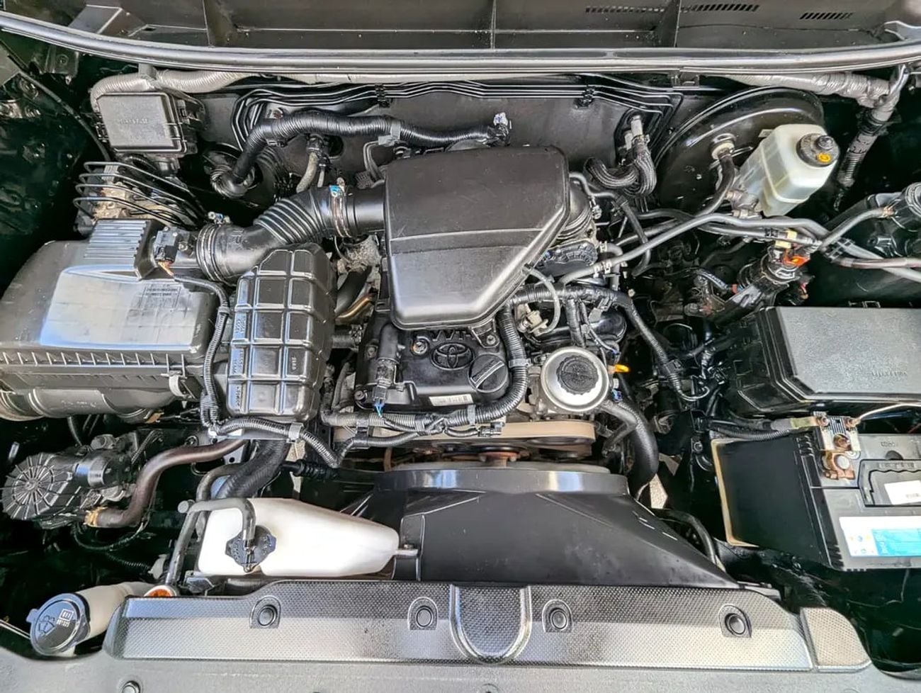 تويوتا برادو V4 2.7L GCC Specs | Automatic | Interior and Exterior Excellent Condition