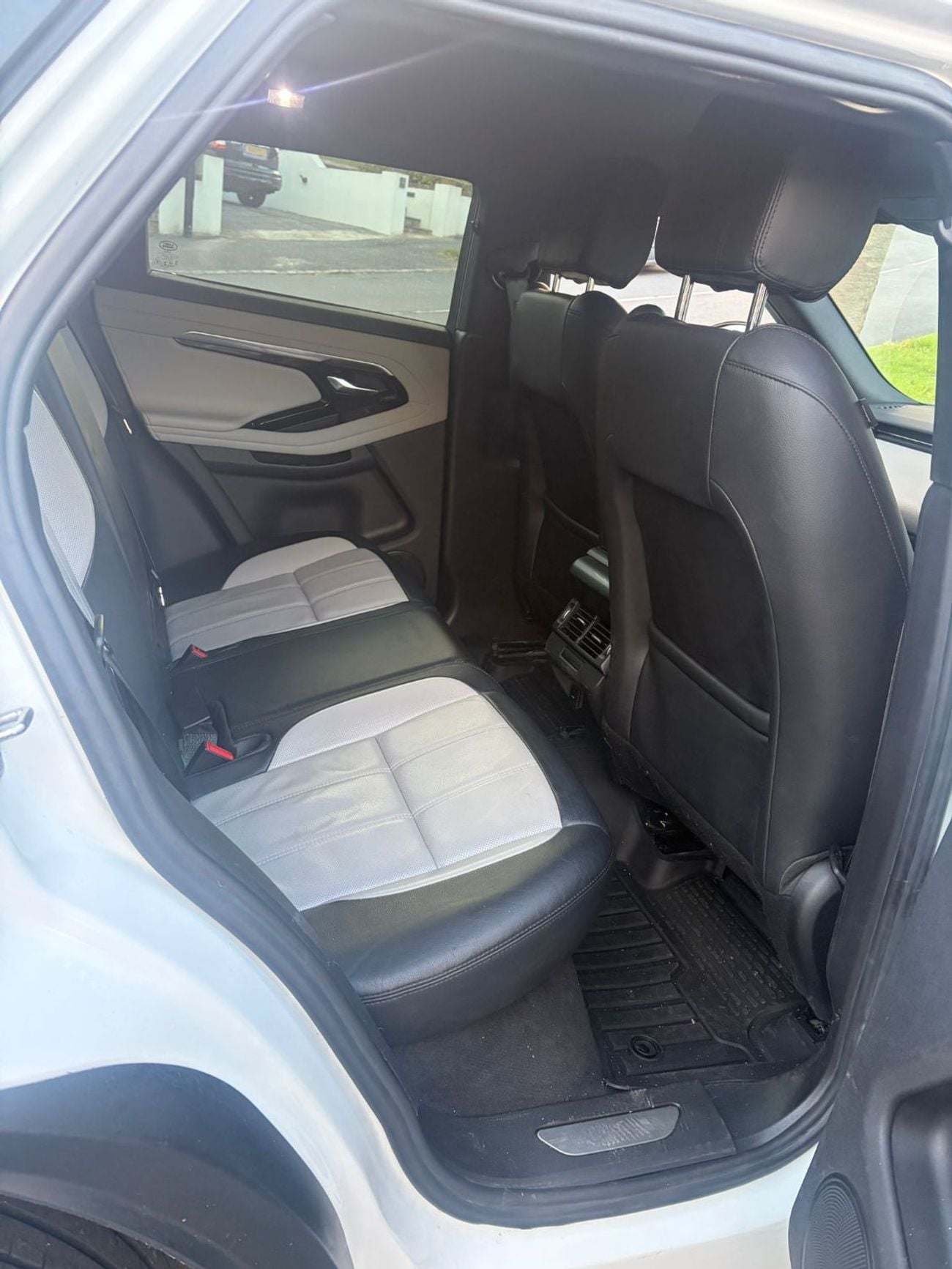 لاند روفر رانج روفر إيفوك -