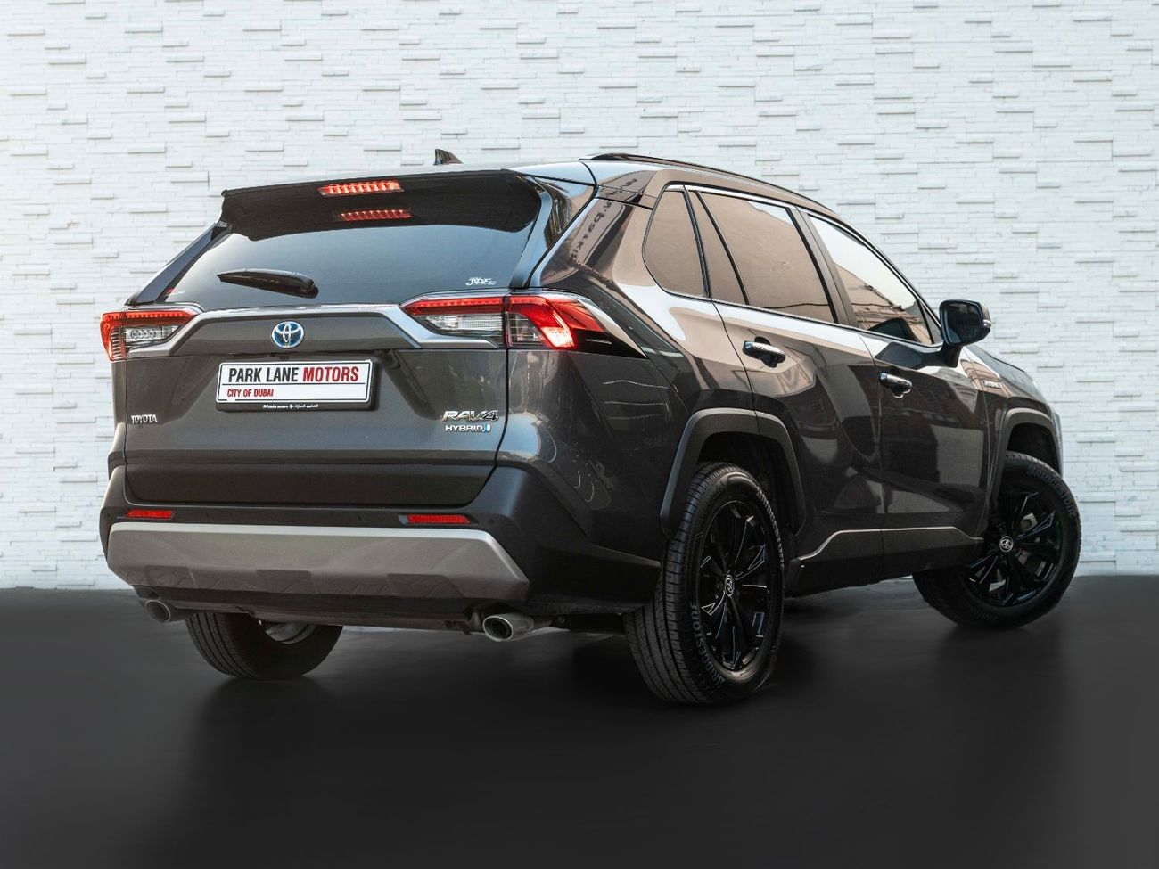 Toyota RAV4 AED 2,327 PM • RAV 4 HYBRID VXR • ONLY 11,500 KMS • OFFICIAL AL FUTTAIM MOTORS TOYOTA WARRANTY