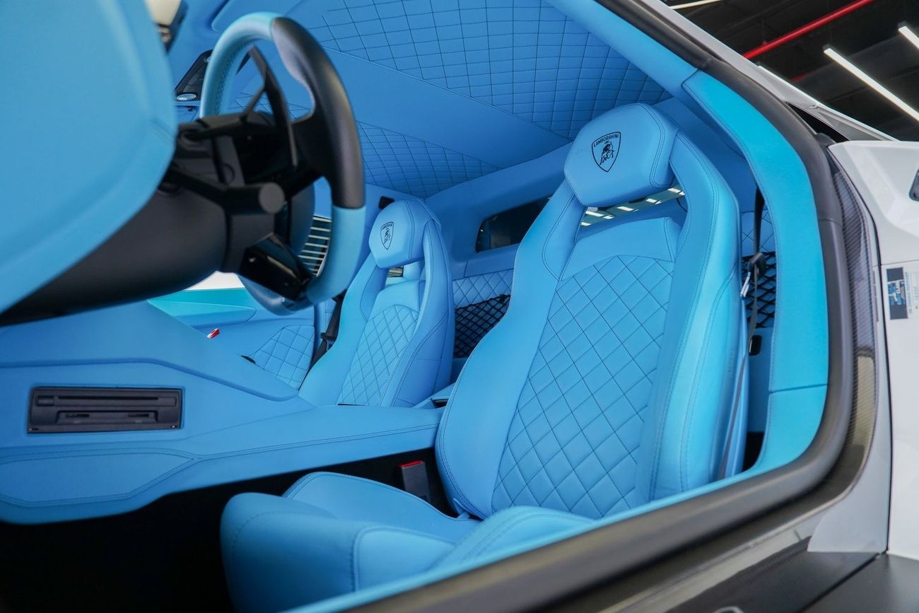 لامبورغيني أفينتادور 6.5L V12