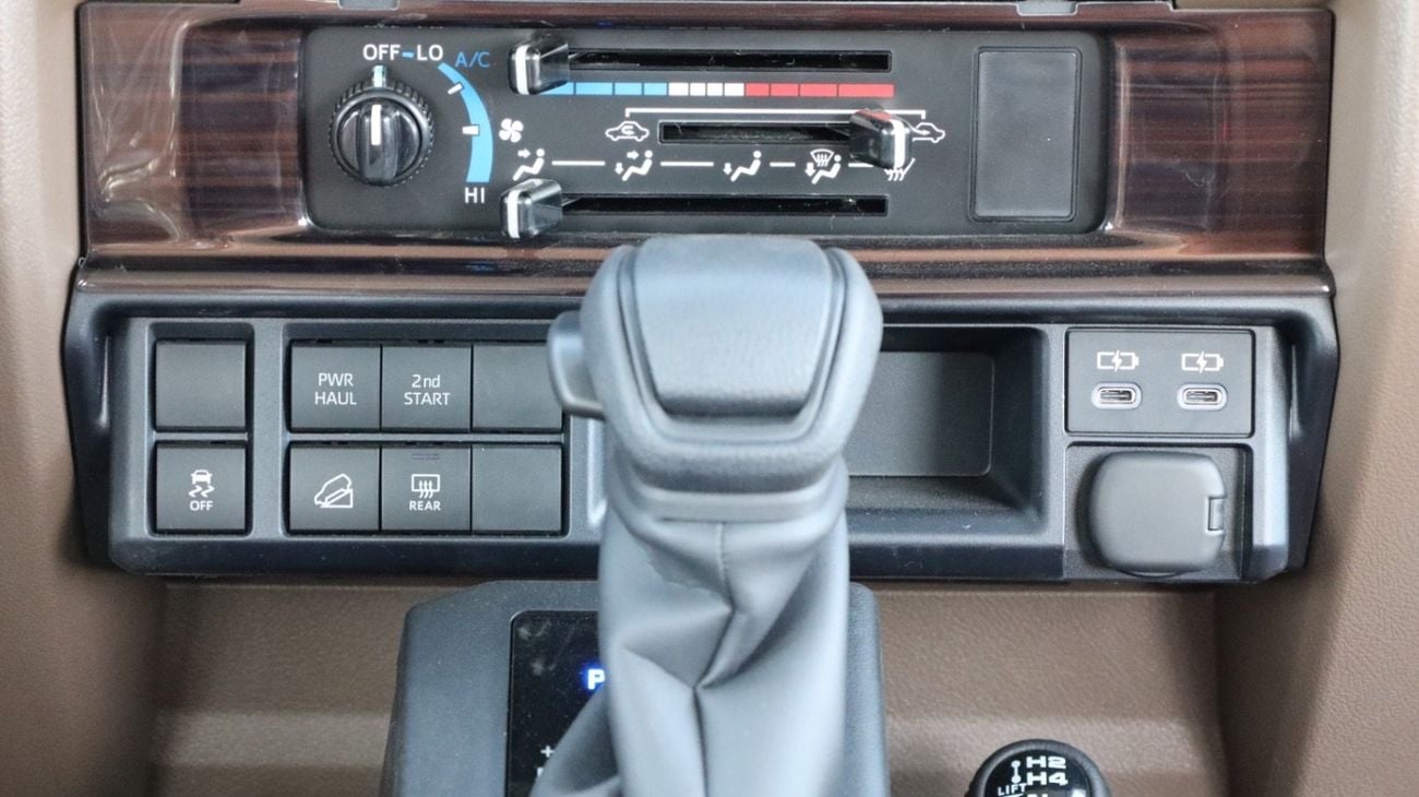 Toyota Land Cruiser 70 VXR 4.0L (5 Door)