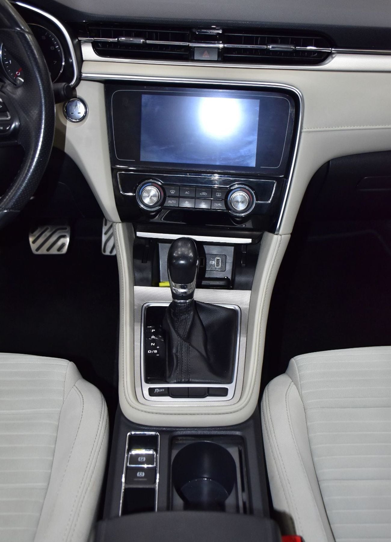 MG 6 LUXURY EXCELLENT DEAL for our MG 6 ( 2022 Model ) in White Color GCC Specs