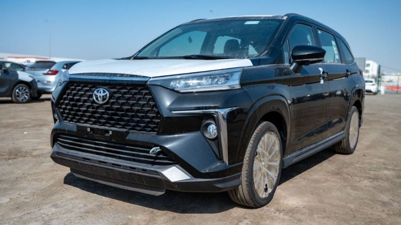 تويوتا فيلوز 1.5L Petrol | 7 Seater | 4 Door