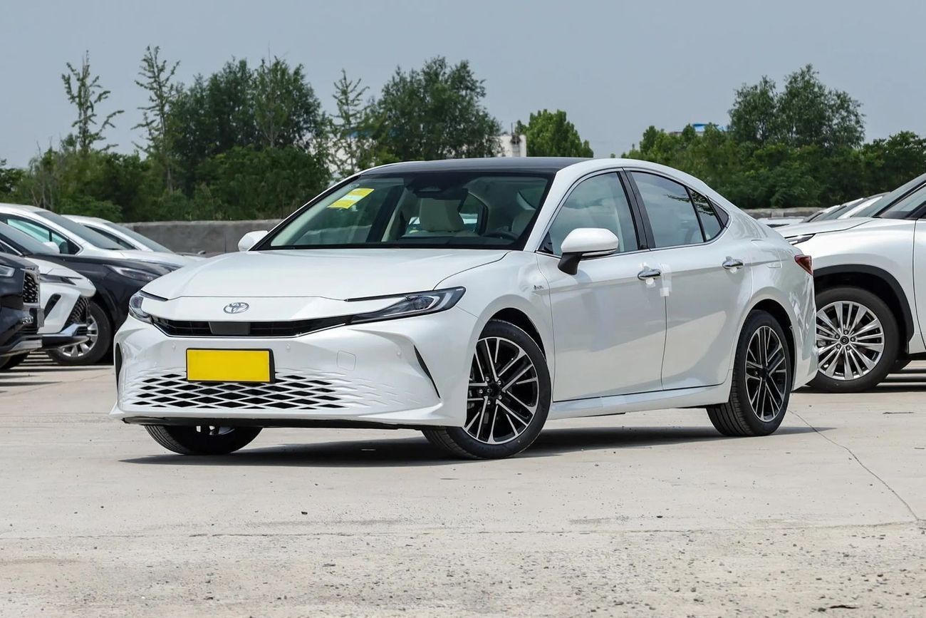 Toyota Camry 2.5HG Hybrid Chinese Specs Export Price Can Be Register in UAE