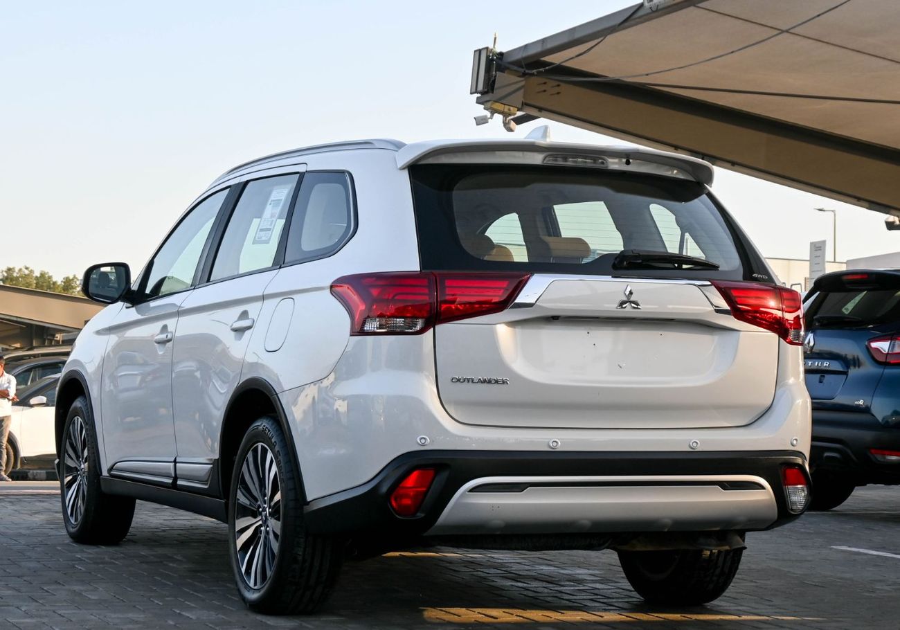 ميتسوبيشي آوتلاندر ميتسوبيشى أوتد لاندر- 2023- خليجى-4WD - 4V بدون حوادث - بمحرك 2.4 - بحاله ممتازه