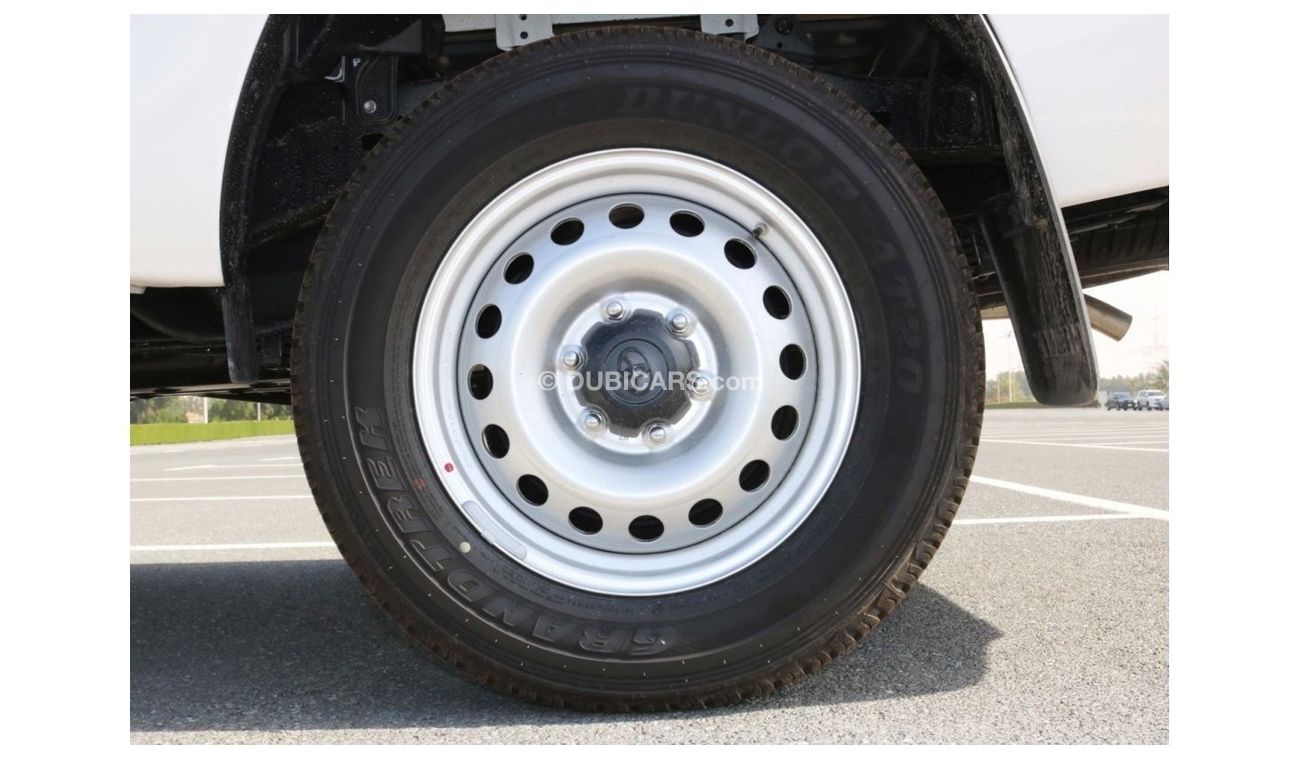 Toyota Hilux 2022 | DLX BASIC DIESEL MT 4X4 - BLACK INTERIOR AND FABRIC SEATS WITH GCC SPECS - EXPORT ONL