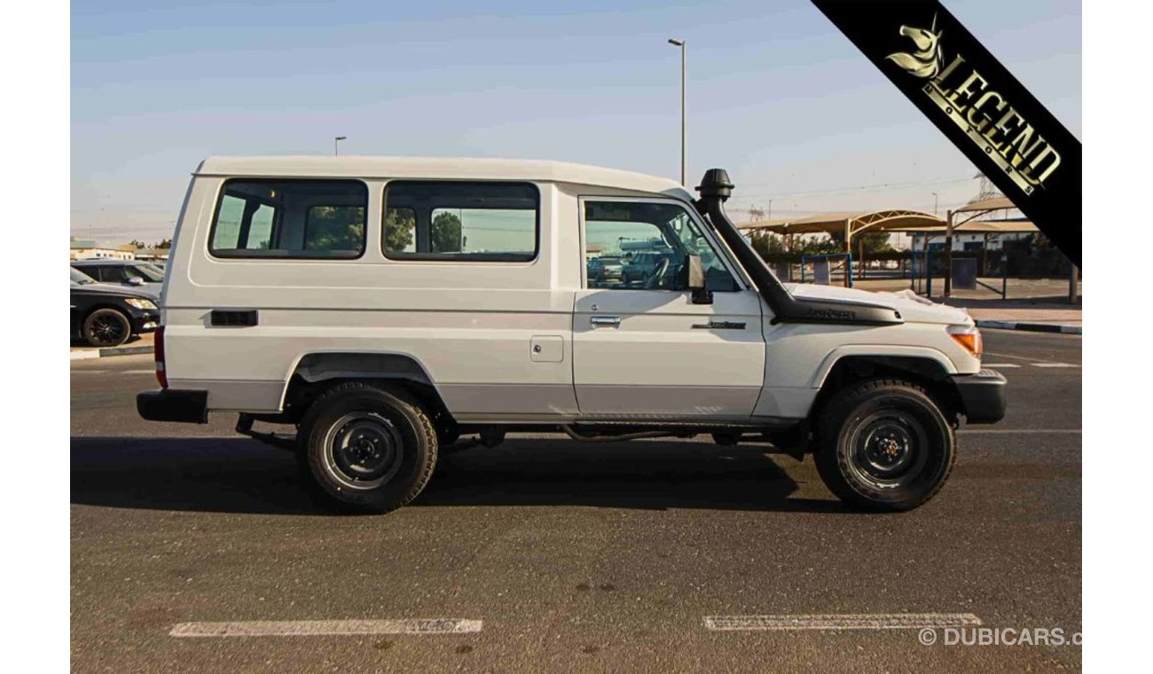 تويوتا لاند كروزر هارد توب 2021 Toyota Land Cruiser 76 Series 4.2L MT V6 | 3 Door HardTop 9 Seater