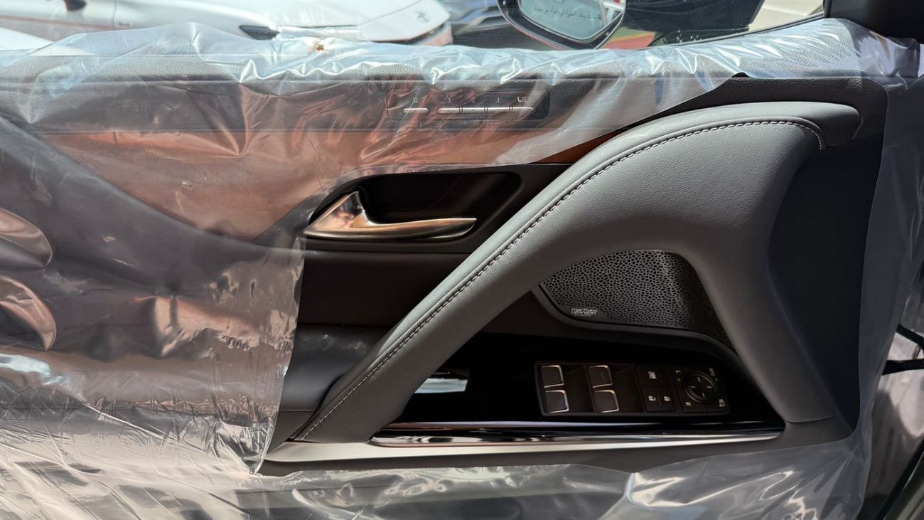 Lexus LX 700h Lexus LX700h VIP Hybrid 3.5L | 2025 | 0km | GCC