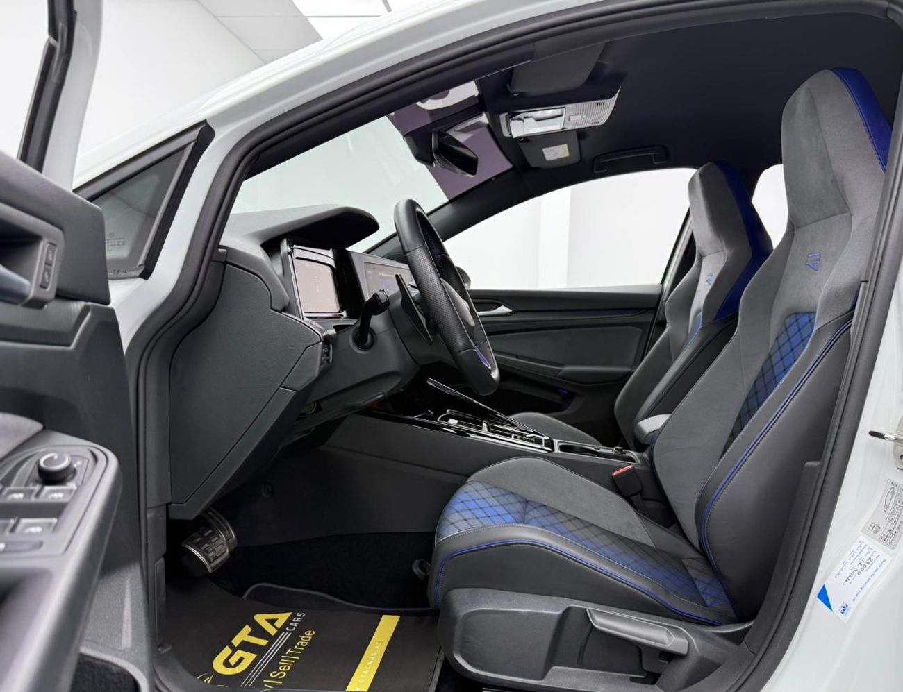 Volkswagen Golf R Base 2.0T 2024 Volkswagen Golf R ,Agency Warranty+Full Service History ,GCC