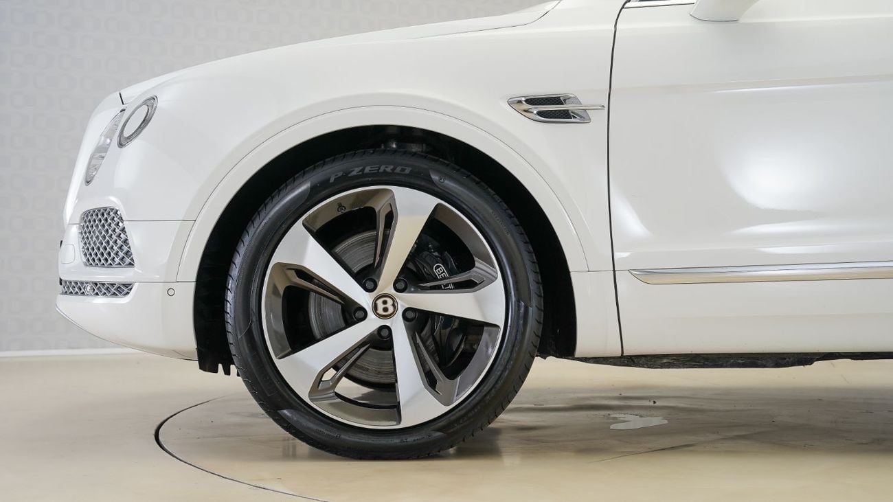 بنتلي بينتايجا V8 | AED 5,892 PM | Up to 3 Years Unlimited Warranty | GCC