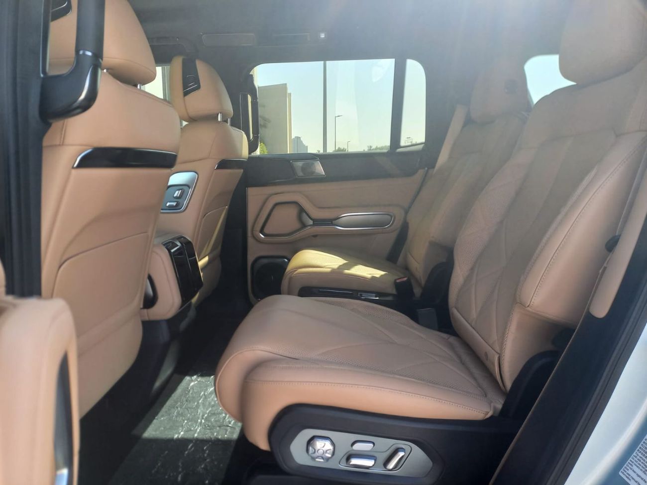 BYD Leopard 8 Smart and Brave Flagship Edition (6 Seats)