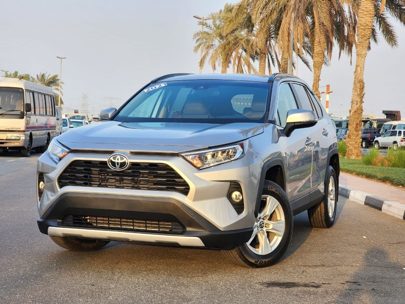 Toyota RAV4 TOYOTA RAV4 XLE 2021
