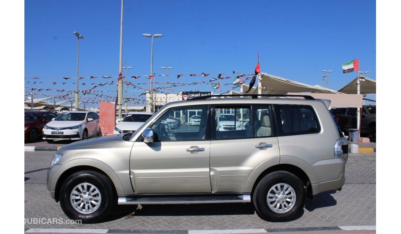 Mitsubishi Pajero GLS Mid ACCIDENTS FREE - GCC - PERFECT CONDITION INSIDE OUT - MID OPTION
