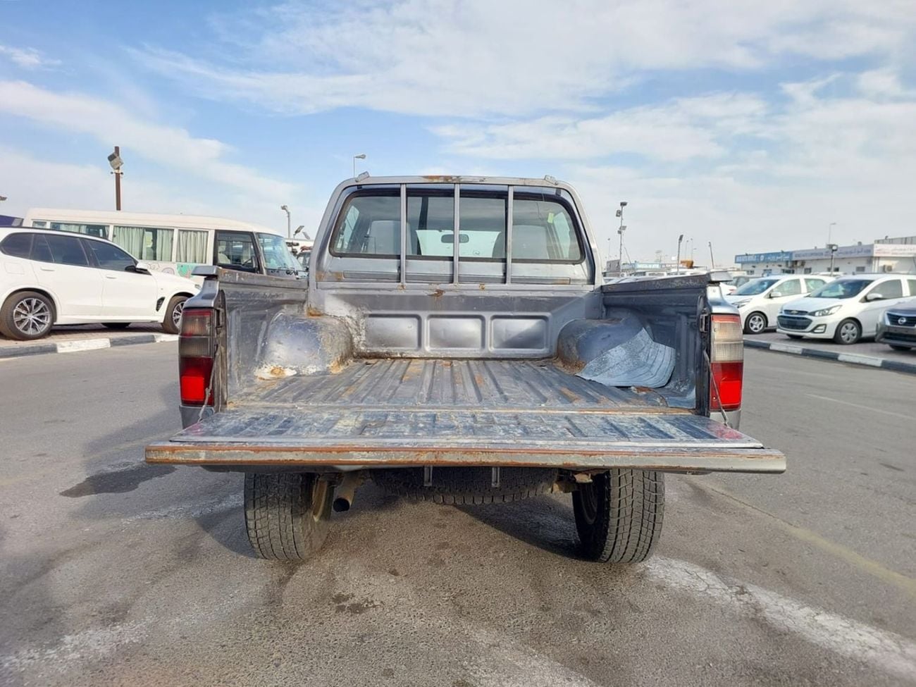 تويوتا هيلوكس (RAMADAN OFFER) TOYOTA HILUX PICKUP RHD 1999 MODEL 3.0 L DIESEL MANUAL(PM18236)