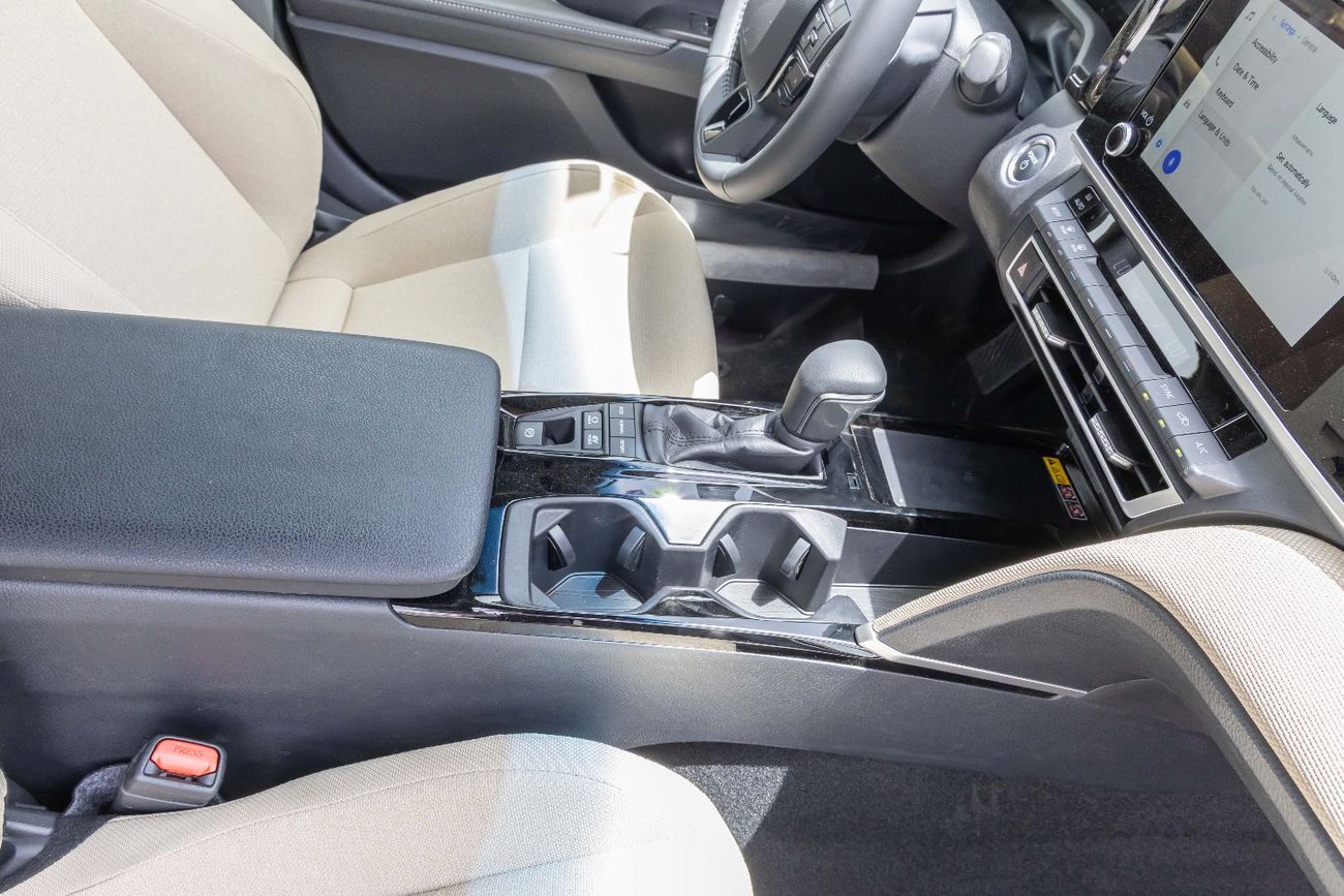 Toyota Camry Toyota Camry LE 2.5L Hybrid, Panorama - 2025 (Export)