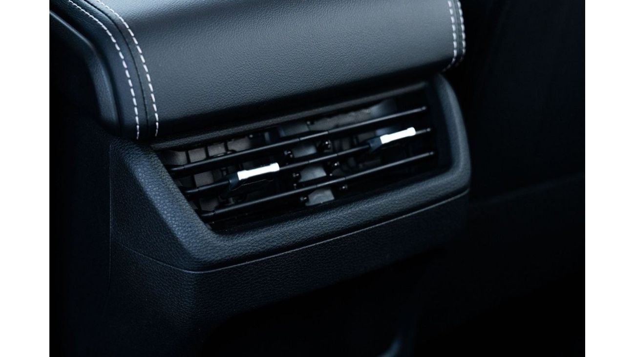 JMC Grand Avenue 2024 JMC Grand Avenue 2.3 DV 4X4 - Silver inside Black & White | Export Only