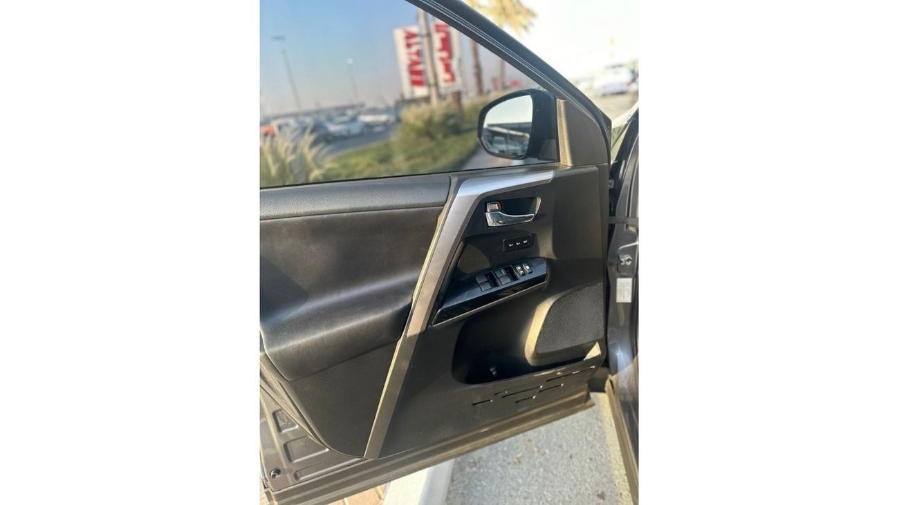 Toyota RAV4 TOYOTA RAV4 LIMITED HYBRID FULL OPTION 2016