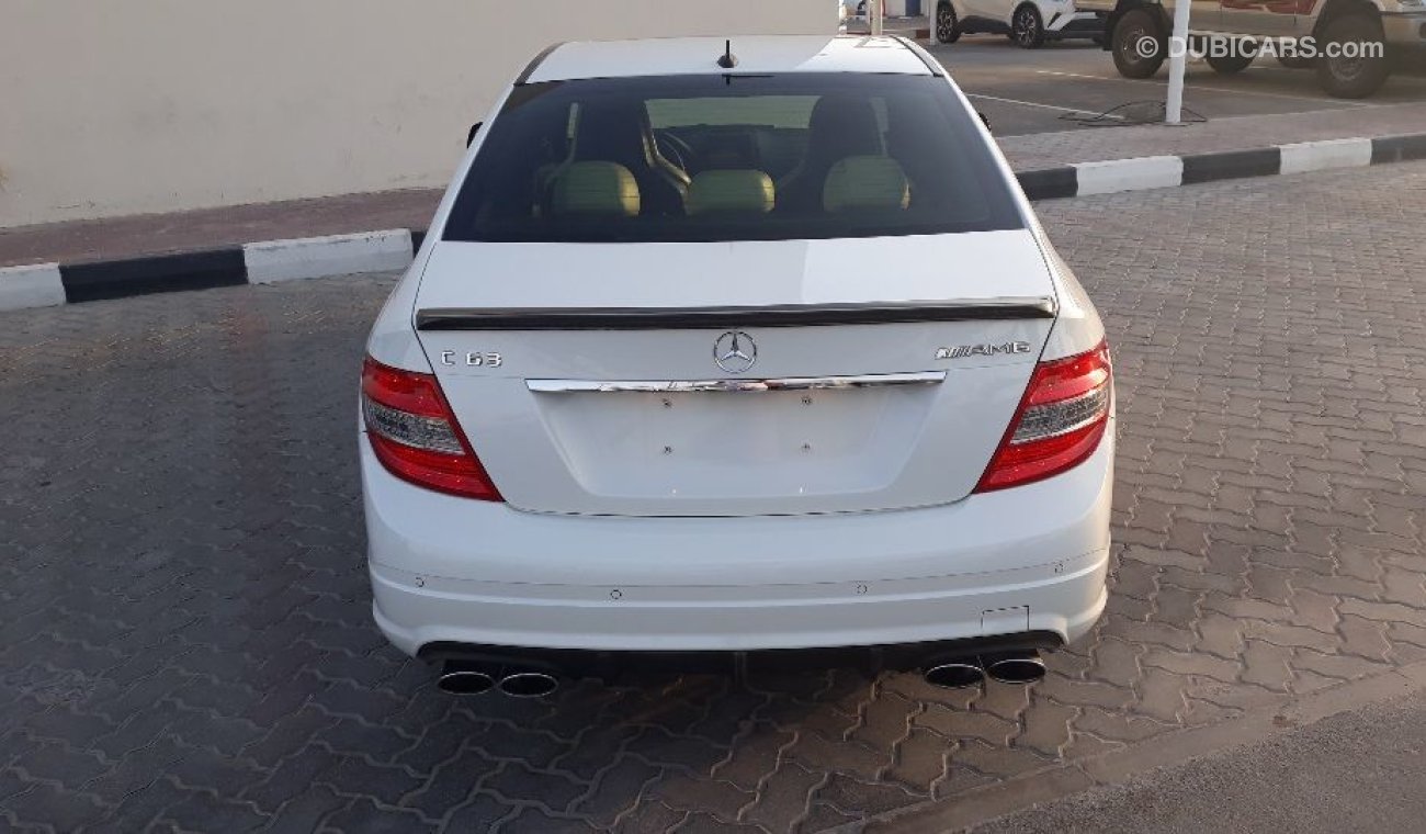 مرسيدس بنز C 63 AMG 2009 Gulf Specs Low mileage full options clean car