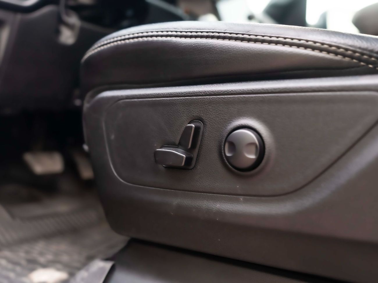 رام 1500 Rebel 5.7L Crew Cab Utility (5 Seater)