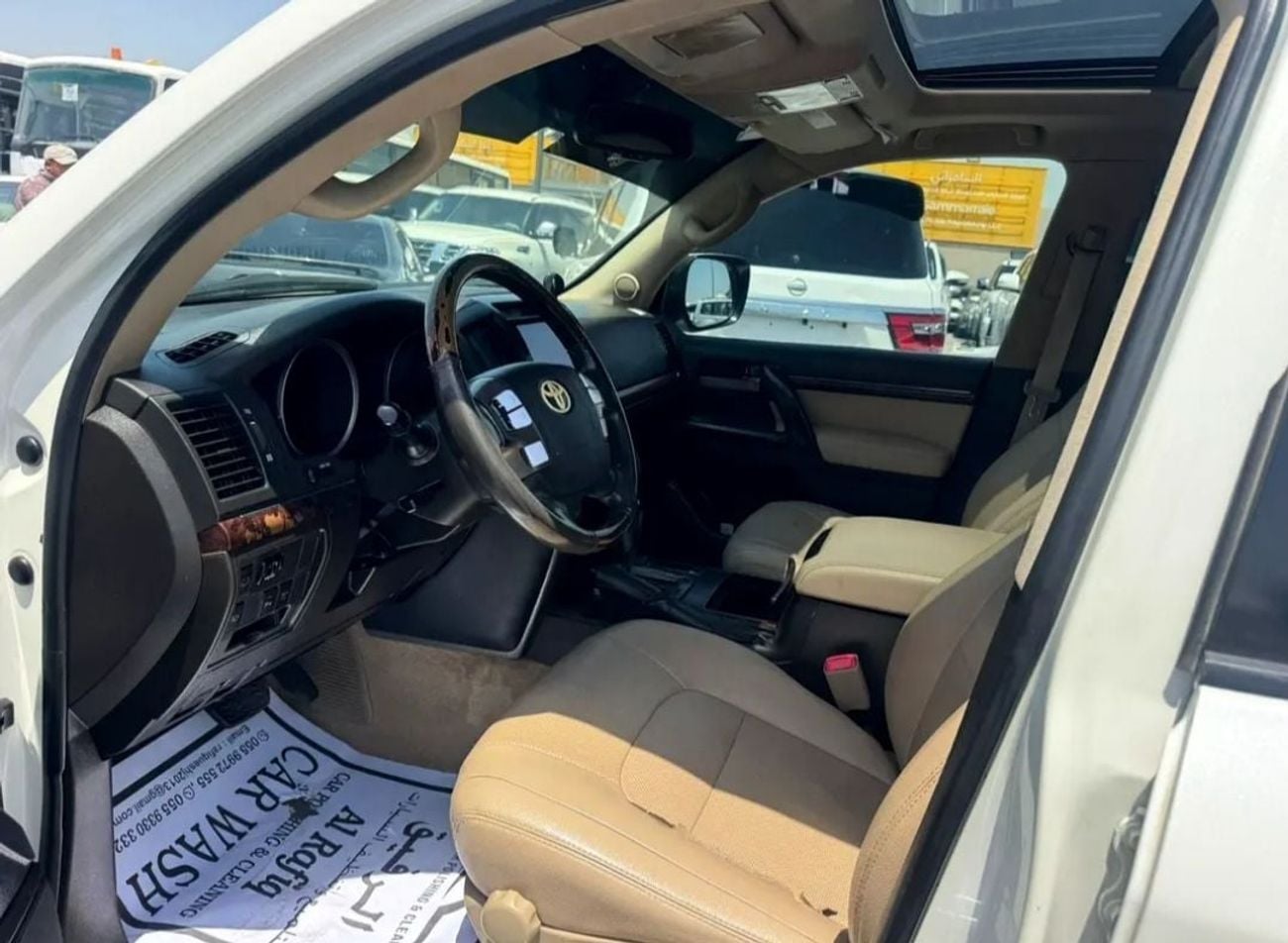 تويوتا لاند كروزر Toyota land cruser GXR 2009 facelifted 2025 V8 4.6 petrol Engin  colour white push start transmissio