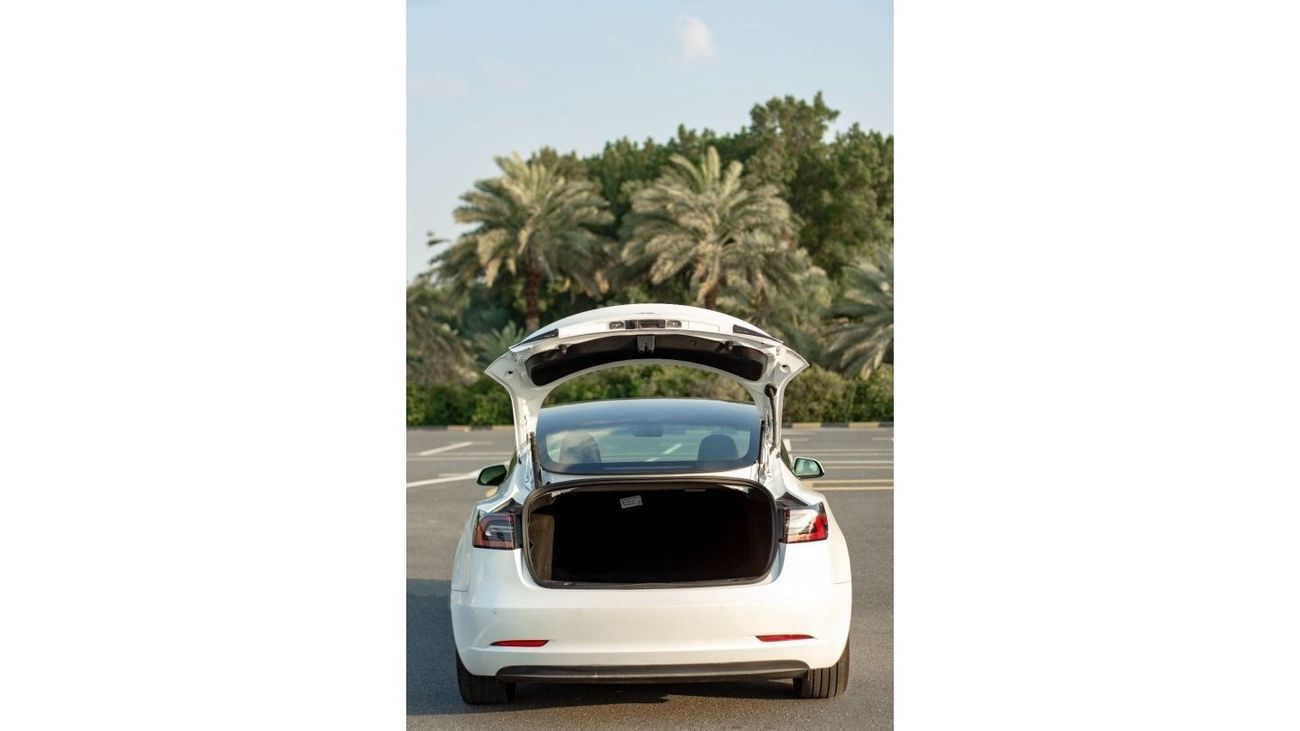 Tesla Model 3 usa All Wheel Drive