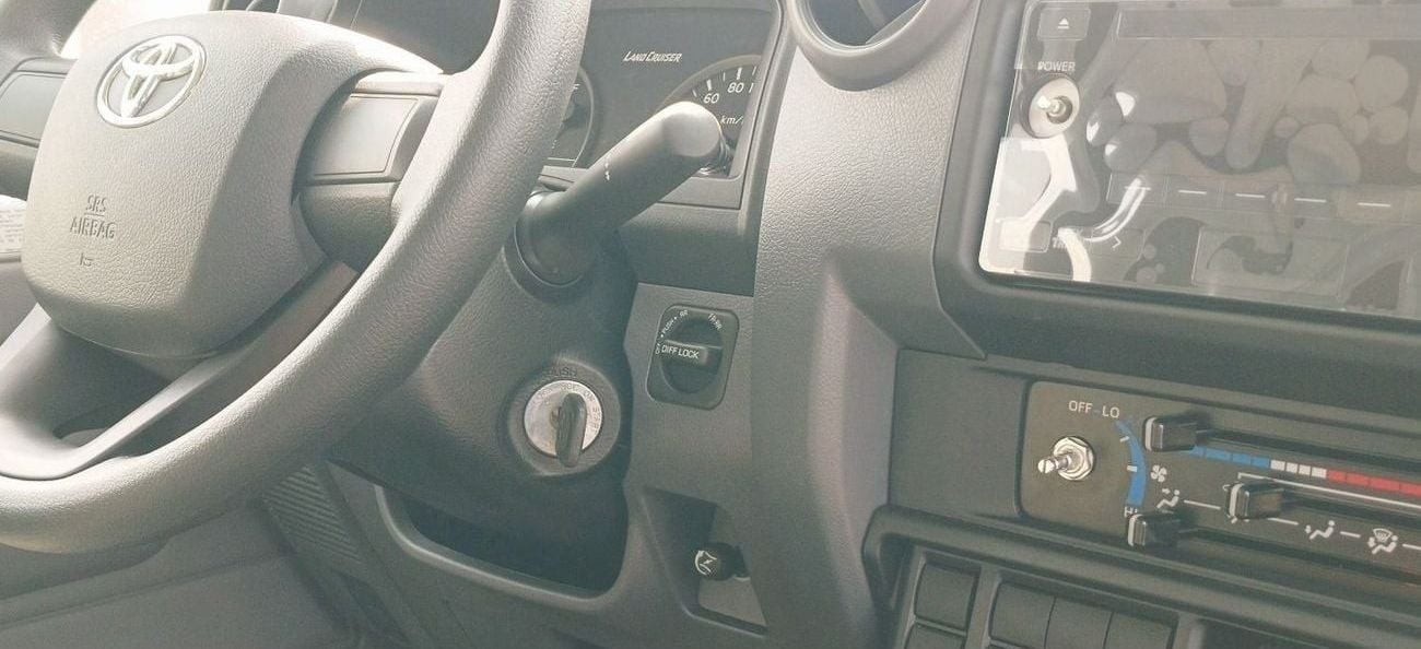 Toyota Land Cruiser Pick Up Toyota LC79 DC 4.2L Diesel Manual with Difflock 2025YM