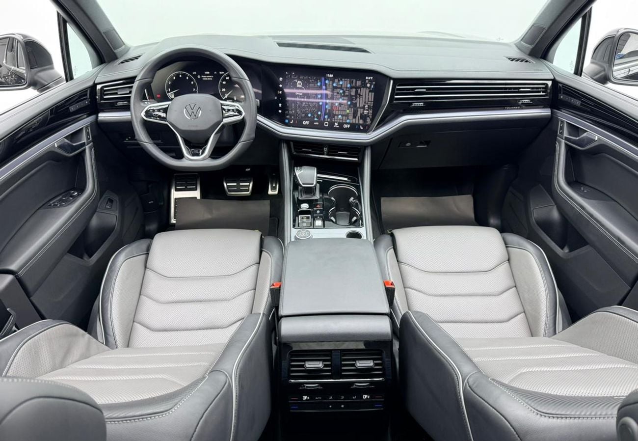 فولكس واجن طوارق  2024 Volkswagen Touareg, 2029 VW Warranty + Service Pack, Full VW Service History, GCC