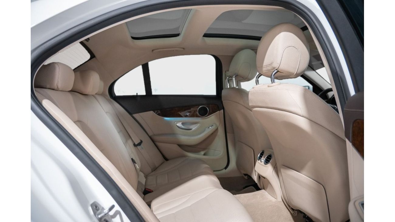 مرسيدس بنز C 200 Std 2016 Mercedes Benz C200 / 2.0L Turbo / Full-Service History