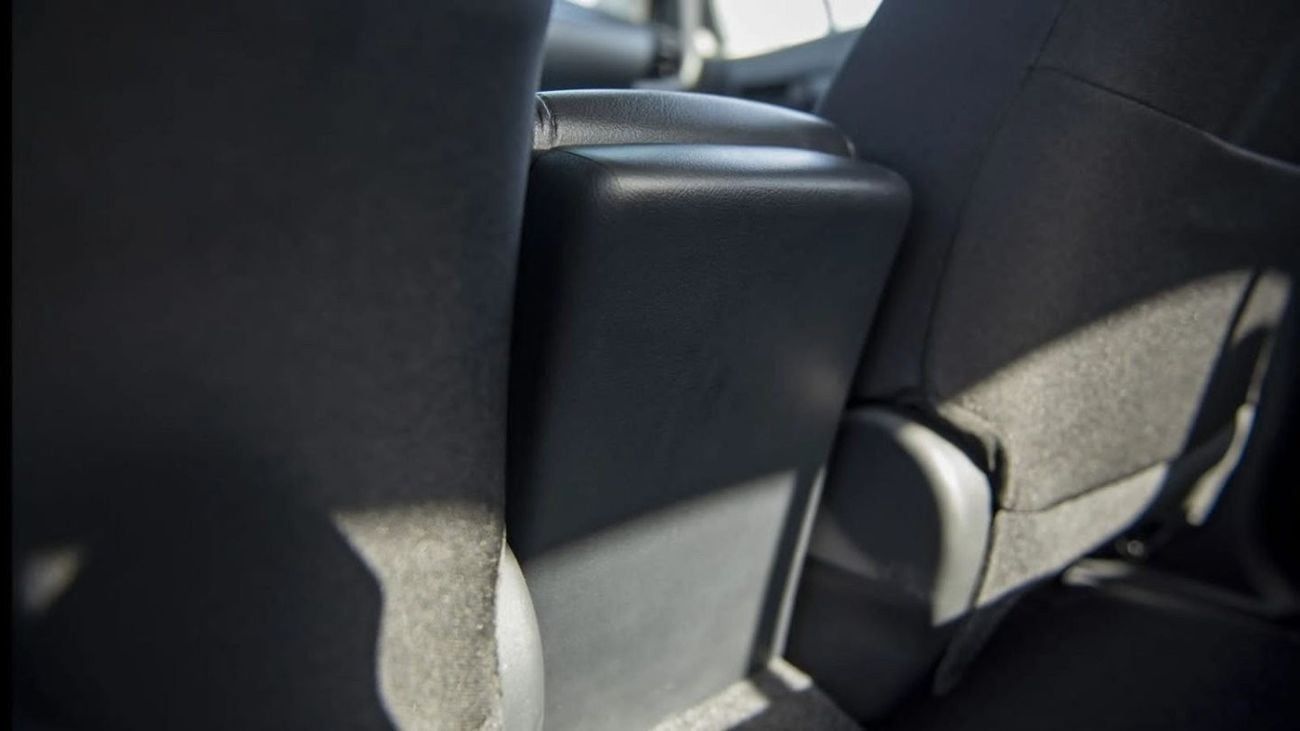 Toyota Hilux HILUX 2.4L MED OPTION