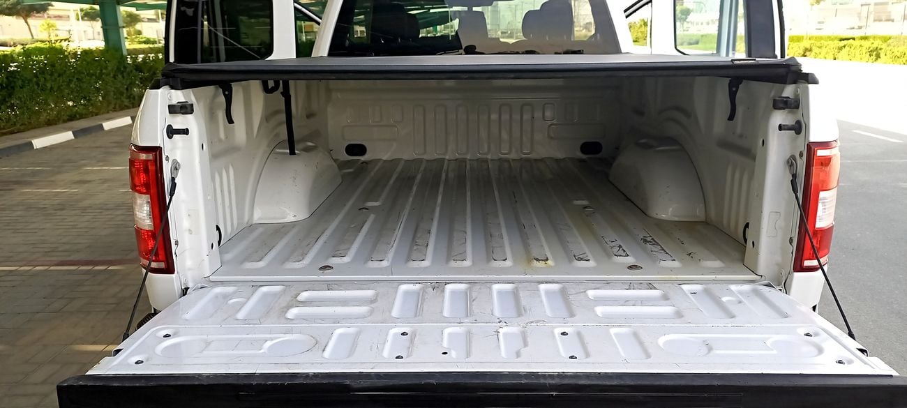 Ford F 150 XLT SUPERCAB TRUCK 3.3L 4X2 6 SEATER