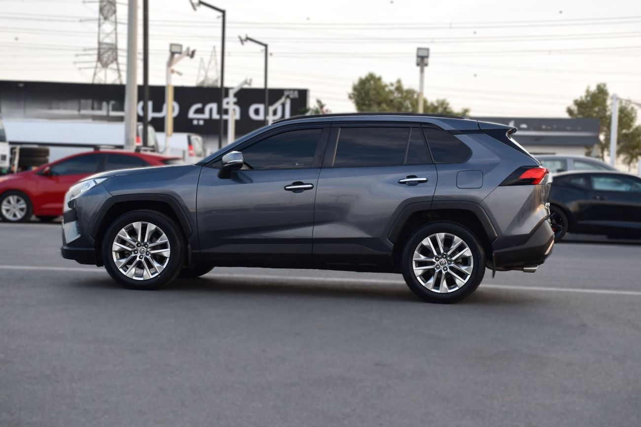 تويوتا راف ٤ LE 2.0L FWD Petrol (Right Hand)