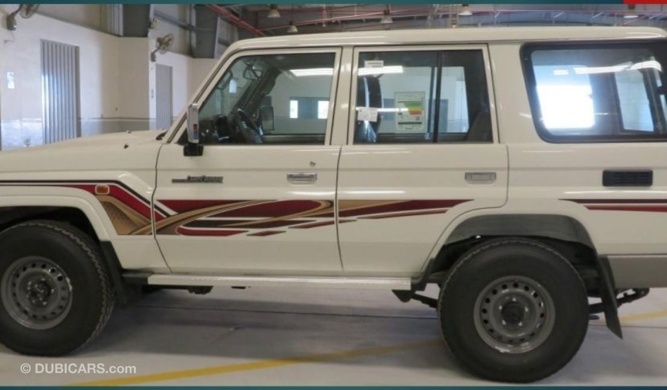 تويوتا لاند كروزر هارد توب 2022 Toyota Land cruiser Hardtop 5 door 4.5L Diesel Last few units only