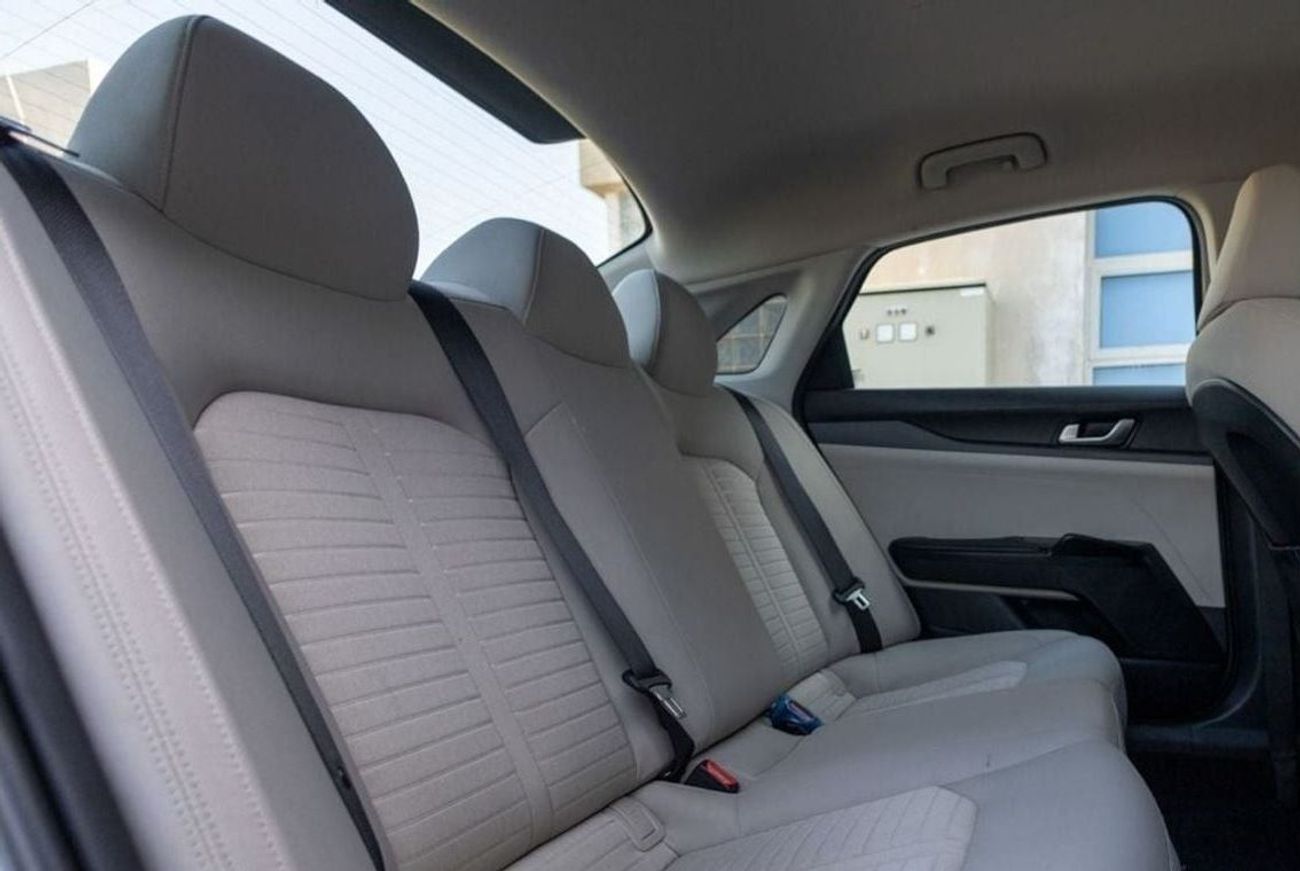 Kia K5 2.0L LX Kia K5 2023 GCC under Agency Warranty with Flexible Down-Payment.