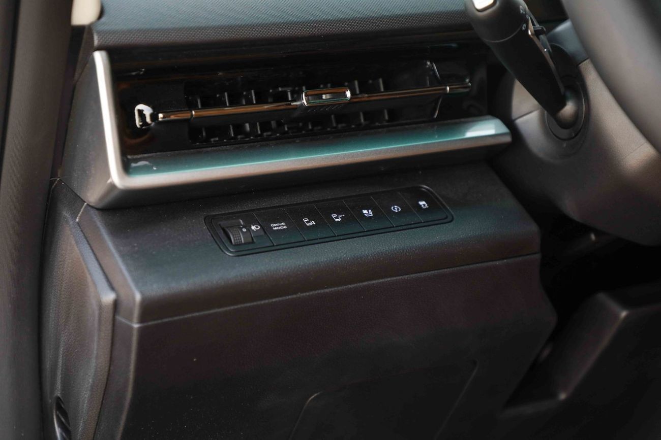 Geely Farizon 2025 Farizon Super Van - Black inside Black | Export Only