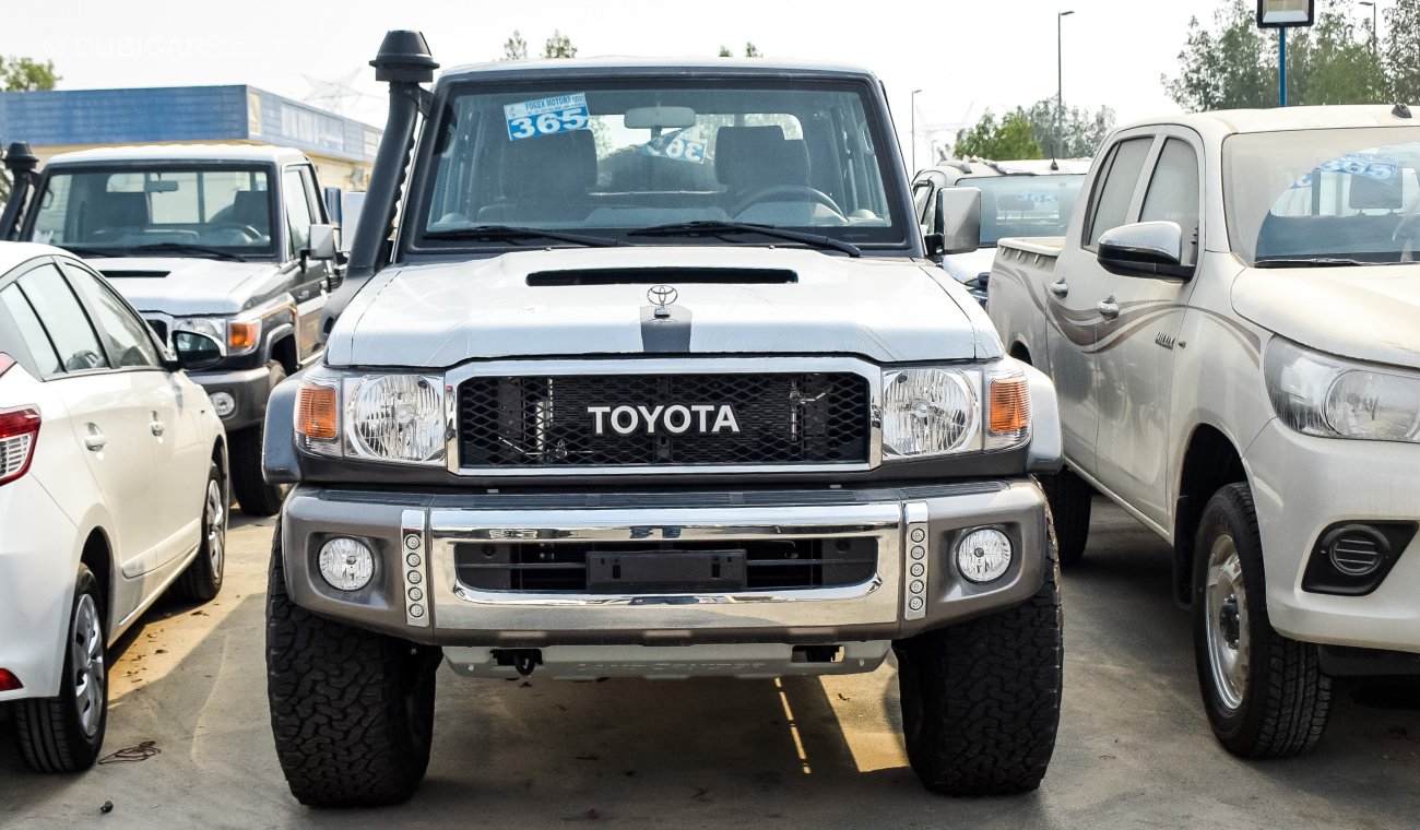 Toyota Land Cruiser Pick Up V8