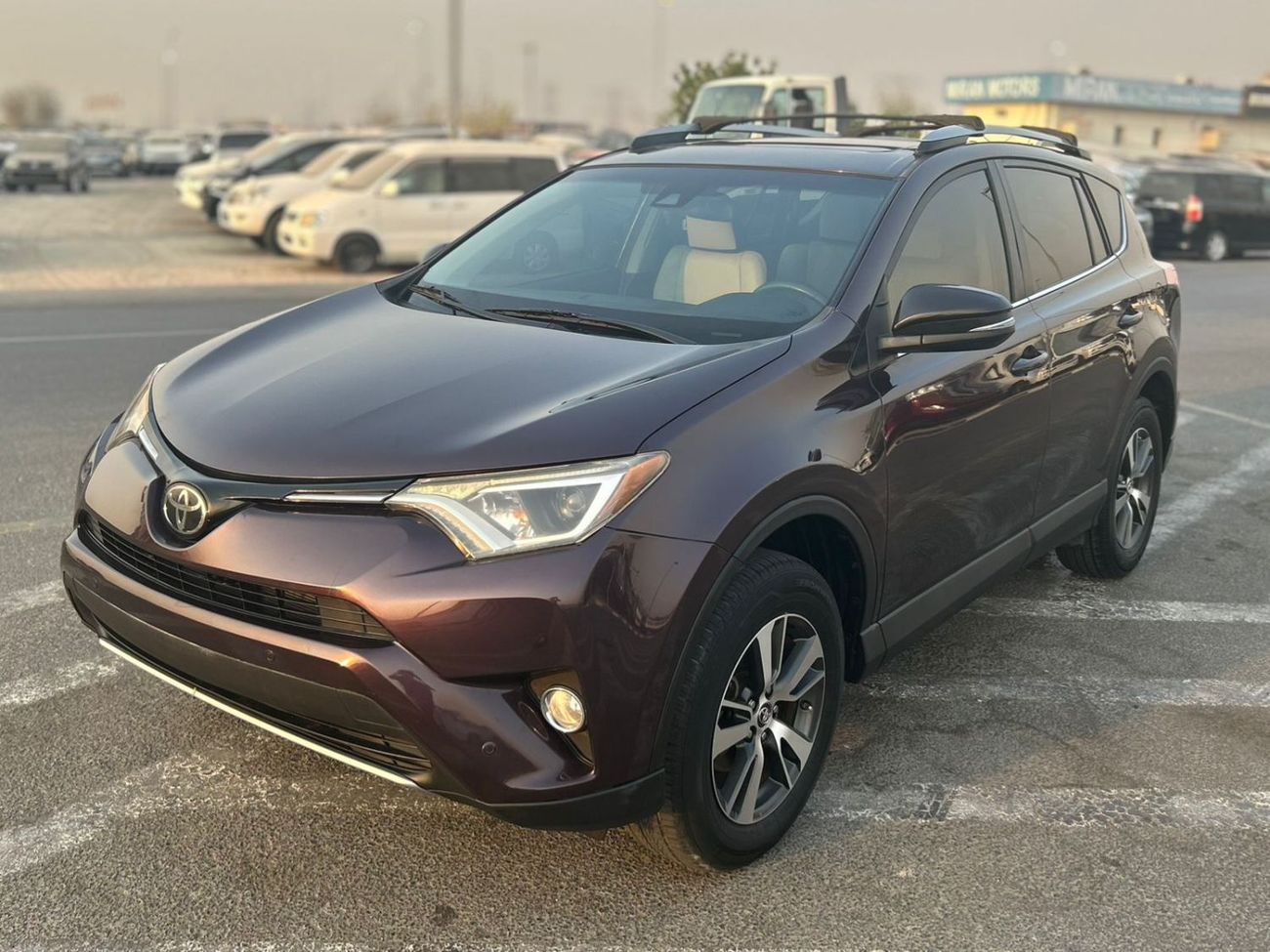 Toyota RAV4 2017 Toyota Rav4 Full Option XLE 2.5L V4 - Front / Back Sensors & Radar - Auto Trunk Push Start -
