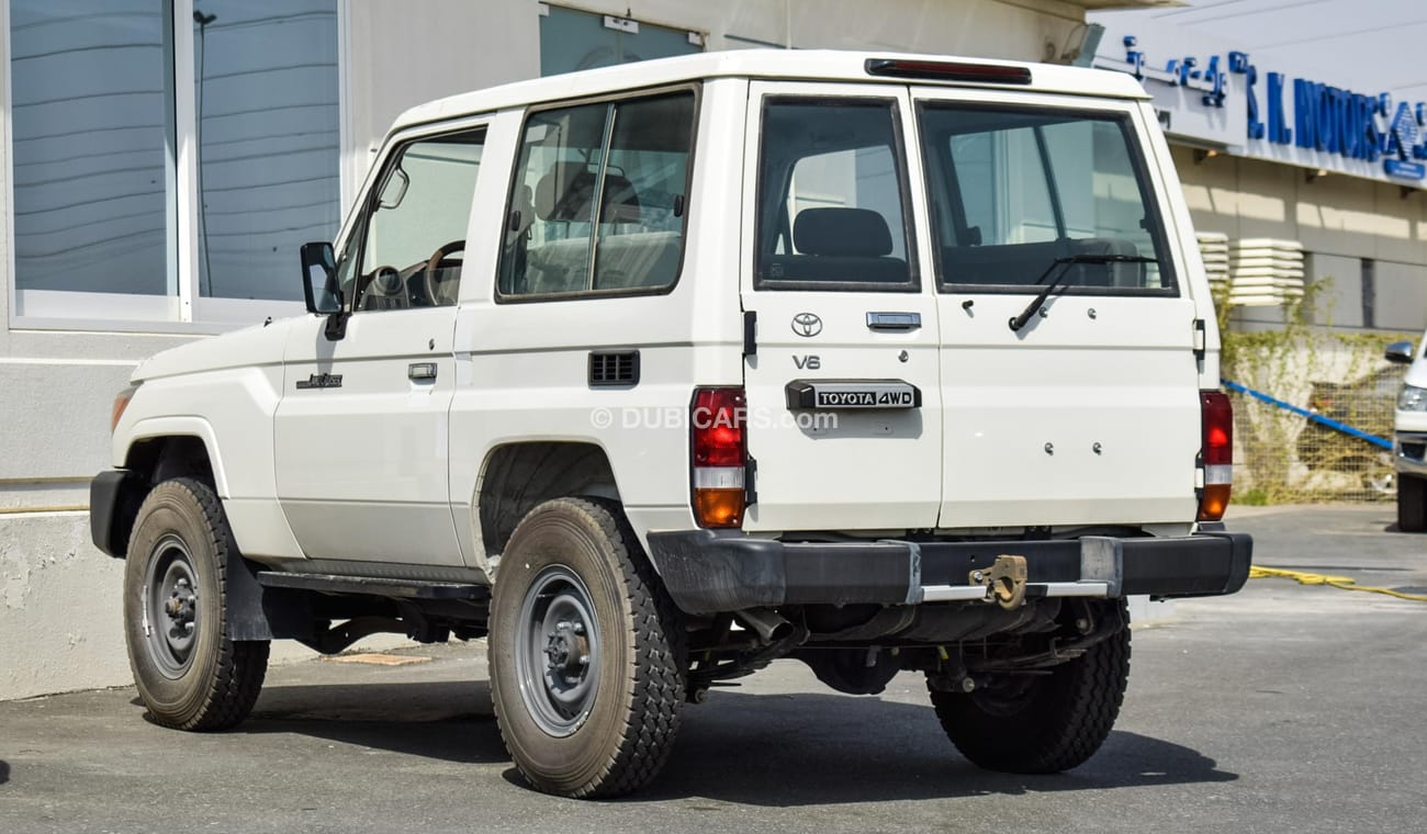Toyota Land Cruiser 70 V6 4WD