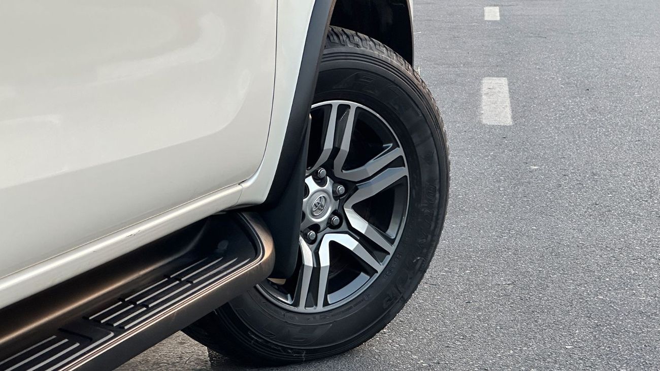 تويوتا فورتونر EXR