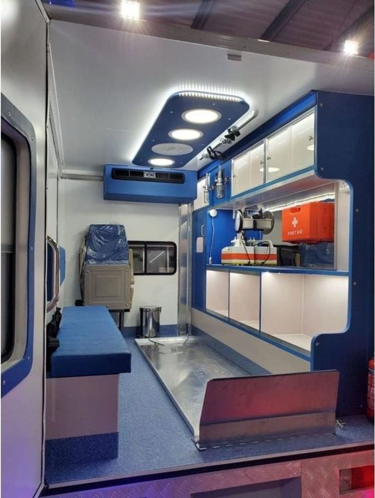 Toyota Land Cruiser 70 2025 Toyota Land Cruiser LC 79 4.0 SC AT Petrol (Ambulance)