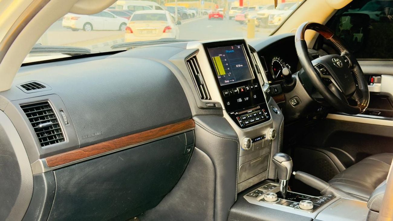 تويوتا لاند كروزر -